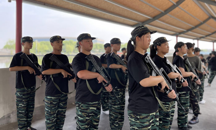 南京青少年军事化夏令营报名多少钱