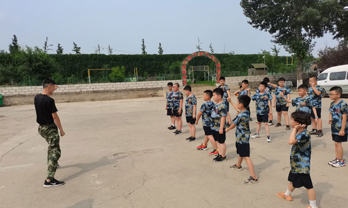 北京西点军事夏令营课程
