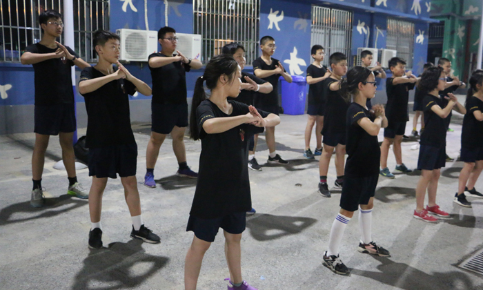 上海青少年军事夏令营一般多少钱一个月