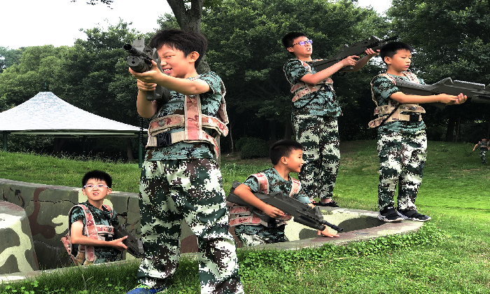 上海中学生军事训练营一般多少钱一个月