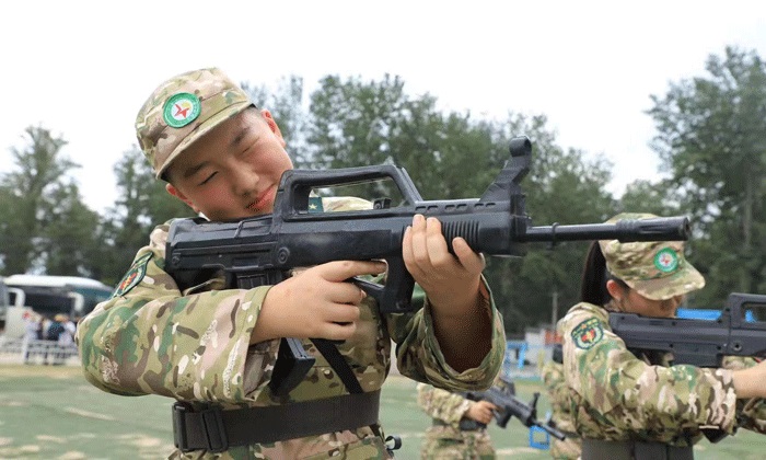 深圳儿童军事训练营一般多少钱一个月