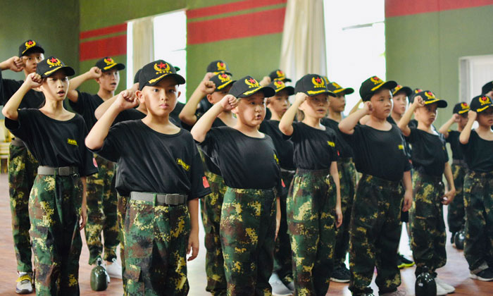 武汉中学生军事训练营一般多少钱一个月
